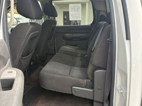 Used 2010 GMC Sierra 1500 SLE w/ Power Pack Plus AWD/4WD image 9