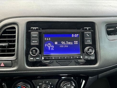 Used 2021 Honda HR-V LX image 23
