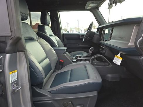 Used 2024 Ford Bronco Outer Banks image 18