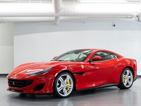 Used 2020 Ferrari Portofino RWD image 10