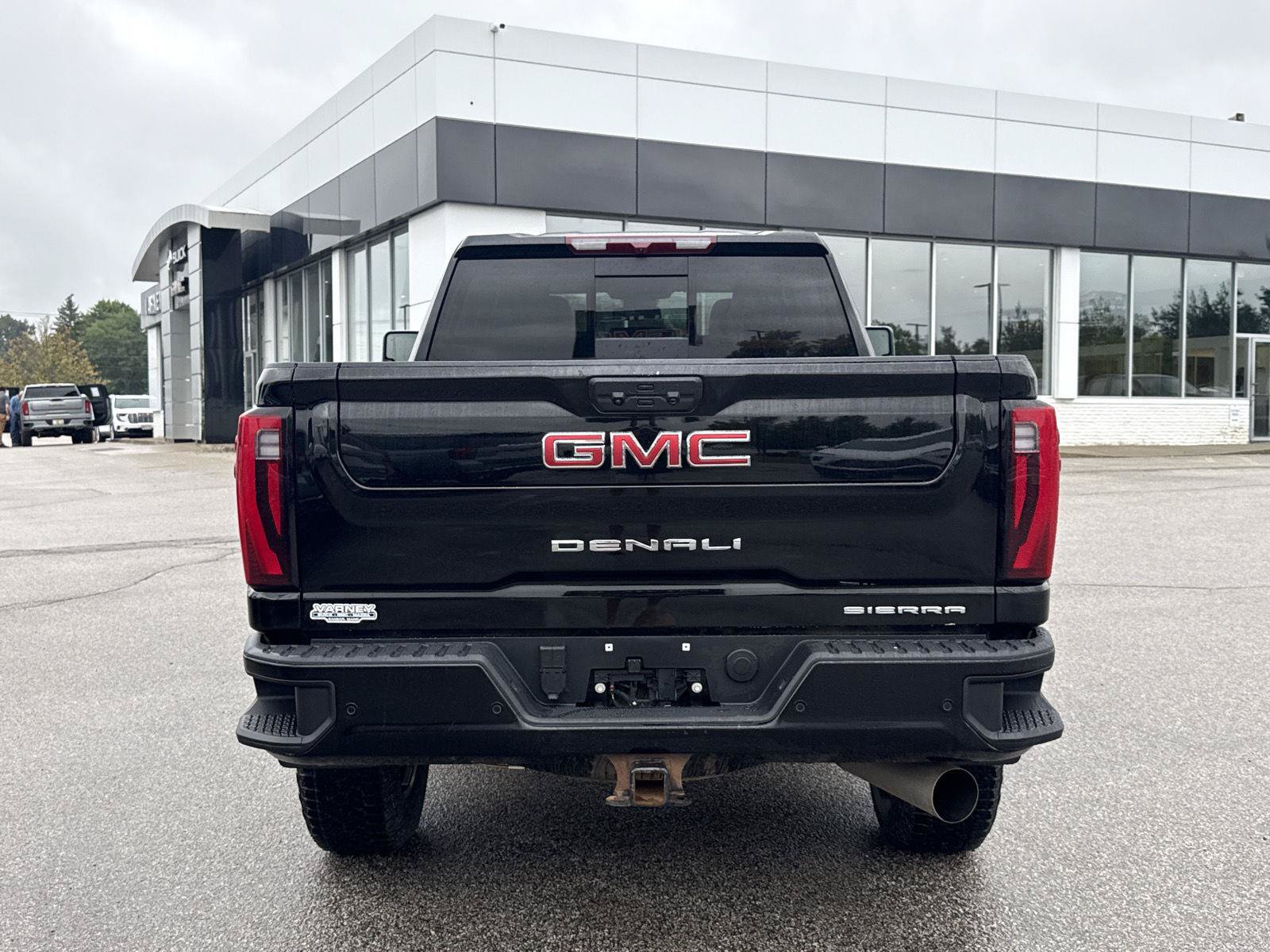 Used 2025 GMC Sierra 2500 Denali AWD/4WD image 9