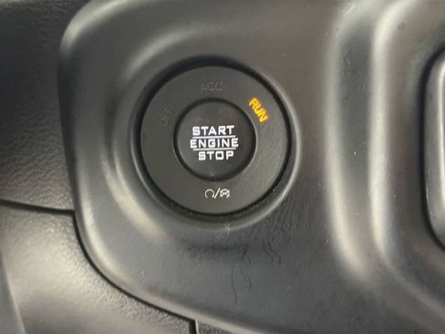 Used 2020 Jeep Wrangler Sport AWD/4WD image 23