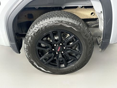 Used 2024 GMC Sierra 1500 Elevation AWD/4WD image 11