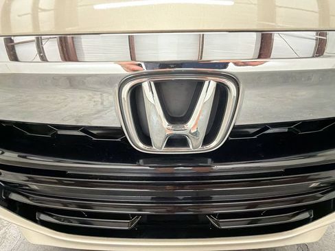 Used 2018 Honda Accord LX image 28