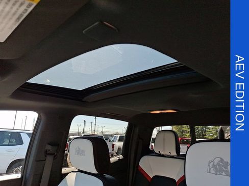 Used 2024 GMC Canyon AT4X w/ AT4X AEV Edition AWD/4WD image 17
