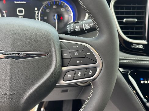 New 2026 Chrysler Pacifica Select FWD image 24