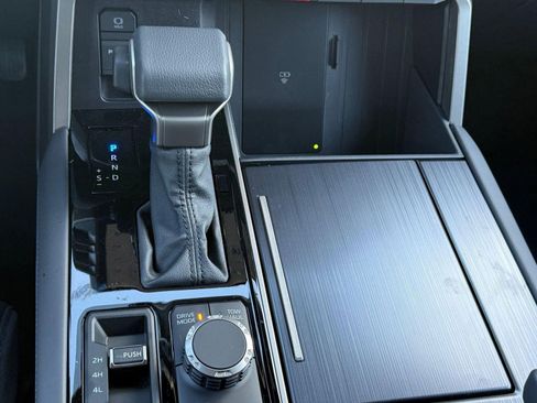 New 2026 Toyota Tundra Platinum AWD/4WD image 18