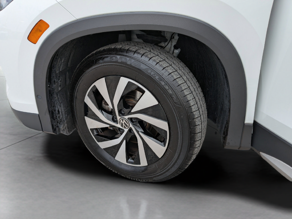 Certified 2025 Volkswagen Tiguan S FWD image 31