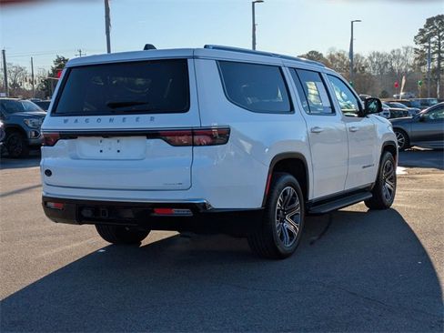 Used 2024 Jeep Wagoneer L Series II w/ Flexible Seating Group image 3