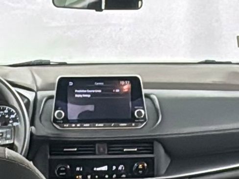 Certified 2023 Nissan Rogue SV image 16