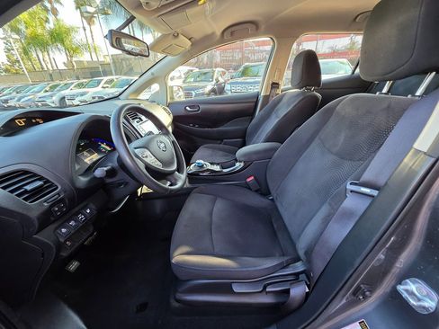 Used 2015 Nissan Leaf SV image 20