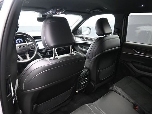 New 2026 Jeep Grand Cherokee L 4WD image 28