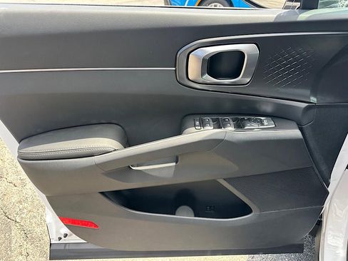 New 2025 Kia Sorento S image 14