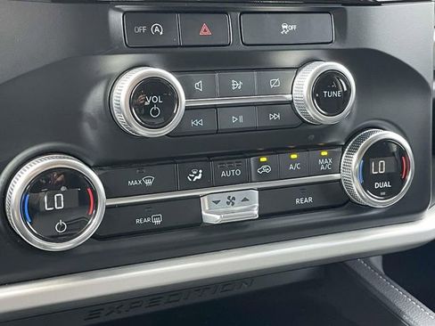 Certified 2024 Ford Expedition XL image 26