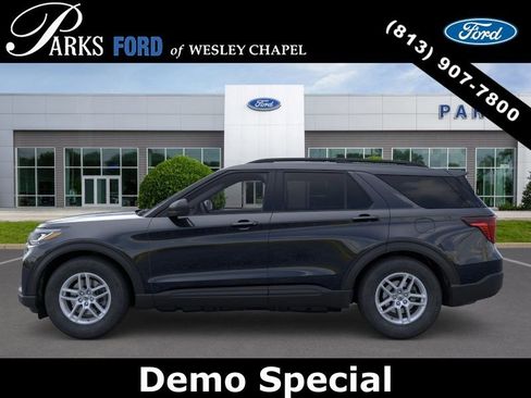 New 2026 Ford Explorer Active RWD image 3