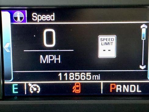 Used 2019 Chevrolet Suburban LT image 19