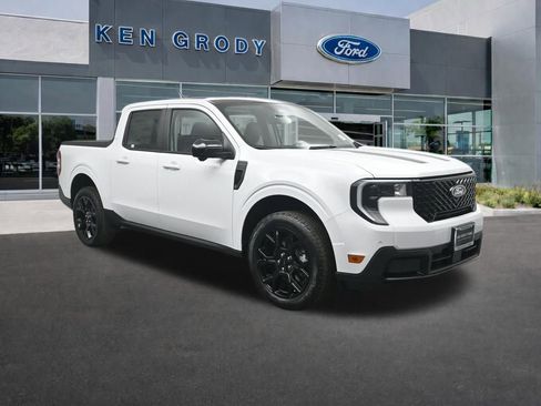 New 2025 Ford Maverick Lariat w/ Black Appearance Package image 1