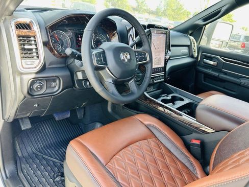 New 2025 RAM 3500 Big Horn AWD/4WD image 13
