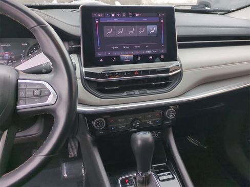 Certified 2022 Jeep Compass Limited image 27