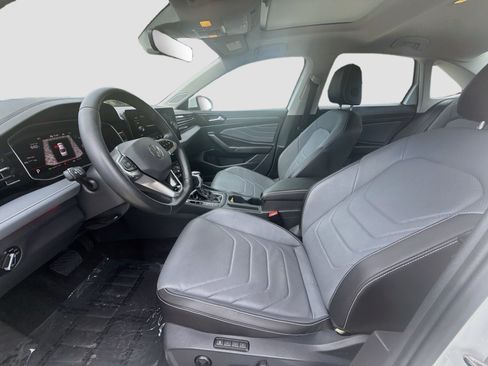 Used 2025 Volkswagen Jetta SEL FWD image 19