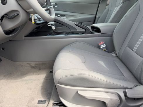 New 2026 Hyundai Elantra SE FWD image 11