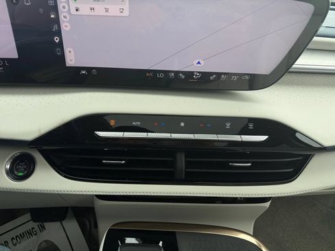 Used 2026 Buick Enclave Avenir w/ Super Cruise Package AWD/4WD image 21