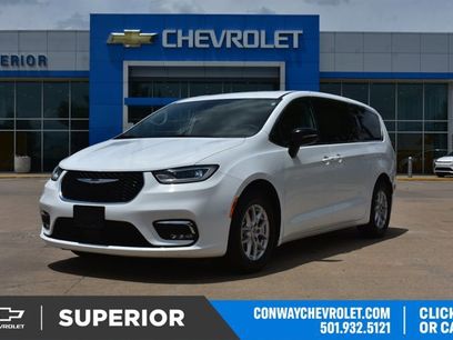 Used 2024 Chrysler Pacifica Touring-L