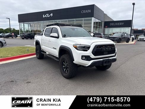 Used 2022 Toyota Tacoma TRD Off-Road w/ TRD Premium Off Road Package AWD/4WD image 6