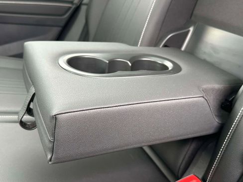 Certified 2023 Volkswagen Tiguan SE image 10