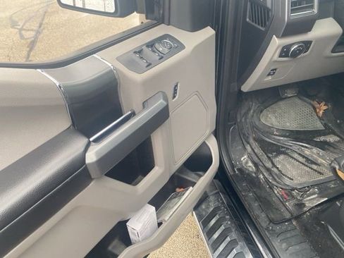 Used 2017 Ford F150 XLT w/ XTR Package image 9