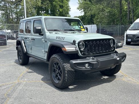 Used 2024 Jeep Wrangler Willys image 2