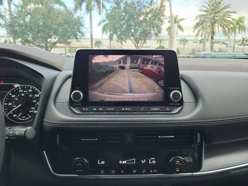 Used 2023 Nissan Rogue SV FWD image 20
