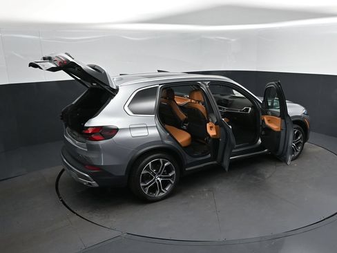 Certified 2026 BMW X5 sDrive40i w/ Climate Comfort Package RWD image 45