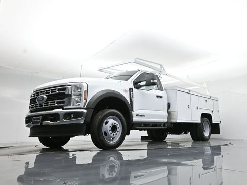 New 2025 Ford F450 XL w/ XL Chrome Package image 49