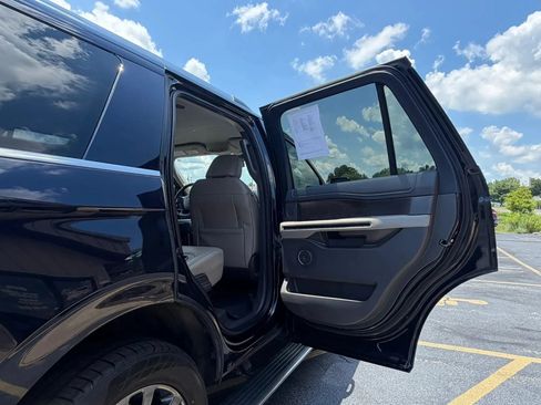 Used 2021 Ford Expedition Limited w/ Cargo Package RWD image 29