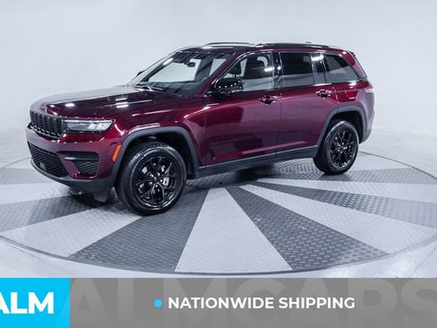 Used 2025 Jeep Grand Cherokee Altitude AWD/4WD image 2