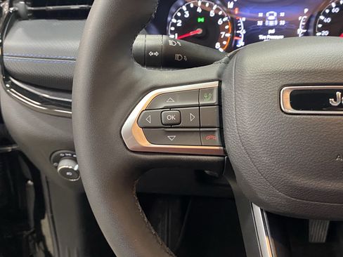 Certified 2026 Jeep Compass Latitude AWD/4WD image 17