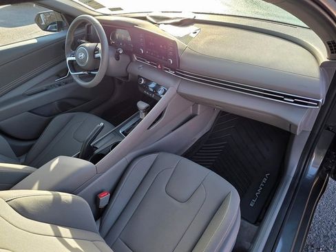 Certified 2025 Hyundai Elantra Sport image 7