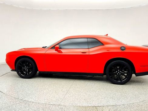 Used 2017 Dodge Challenger SXT Plus image 8