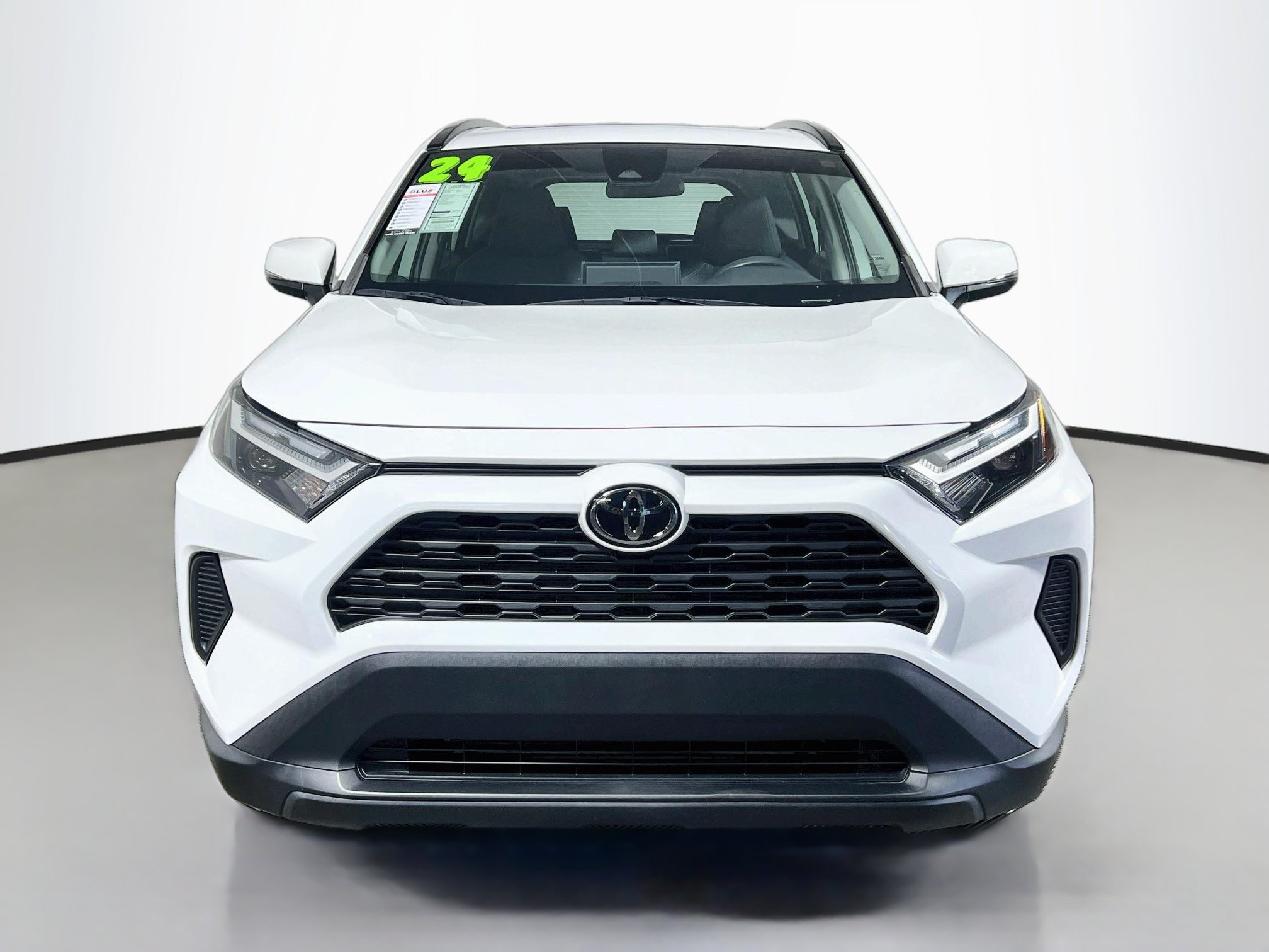 Used 2024 Toyota RAV4 XLE w/ Convenience Package FWD image 11