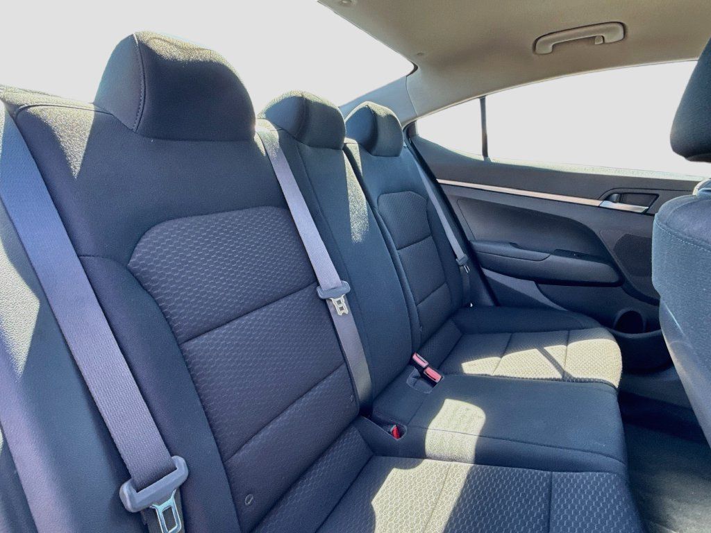 Used 2020 Hyundai Elantra SE w/ Cargo Package (C1) FWD image 29