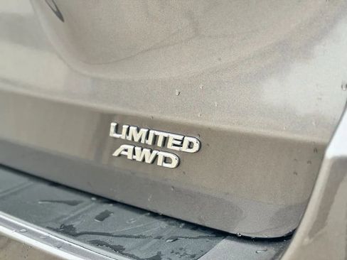 Used 2017 Toyota Sienna Limited Premium image 8
