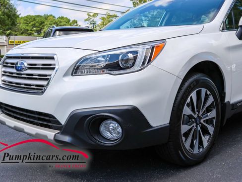 Used 2017 Subaru Outback 2.5i Limited AWD/4WD image 9