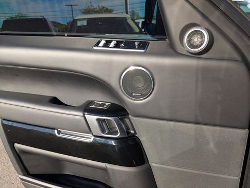 Used 2022 Land Rover Range Rover Sport HST image 12