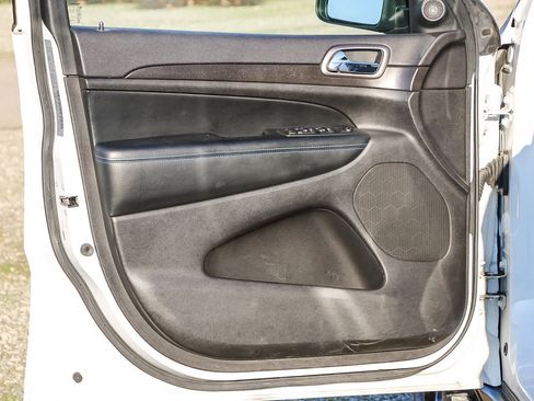 Used 2018 Jeep Grand Cherokee Laredo image 20