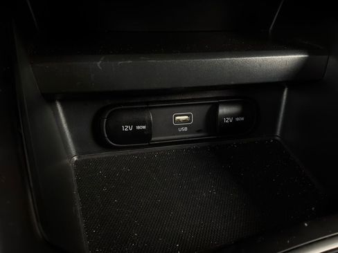 Used 2025 Kia Soul LX w/ LX Technology Package FWD image 23