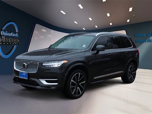 Used 2023 Volvo XC90 B6 Plus image 8