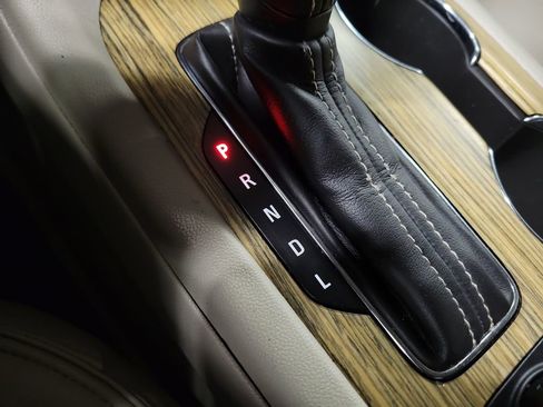 Used 2019 GMC Acadia Denali image 17