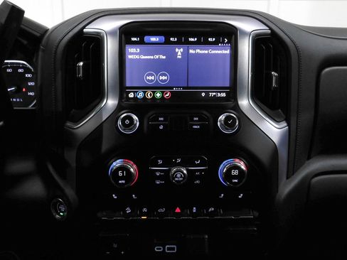 Used 2019 GMC Sierra 1500 SLE w/ SLE Value Package AWD/4WD image 37