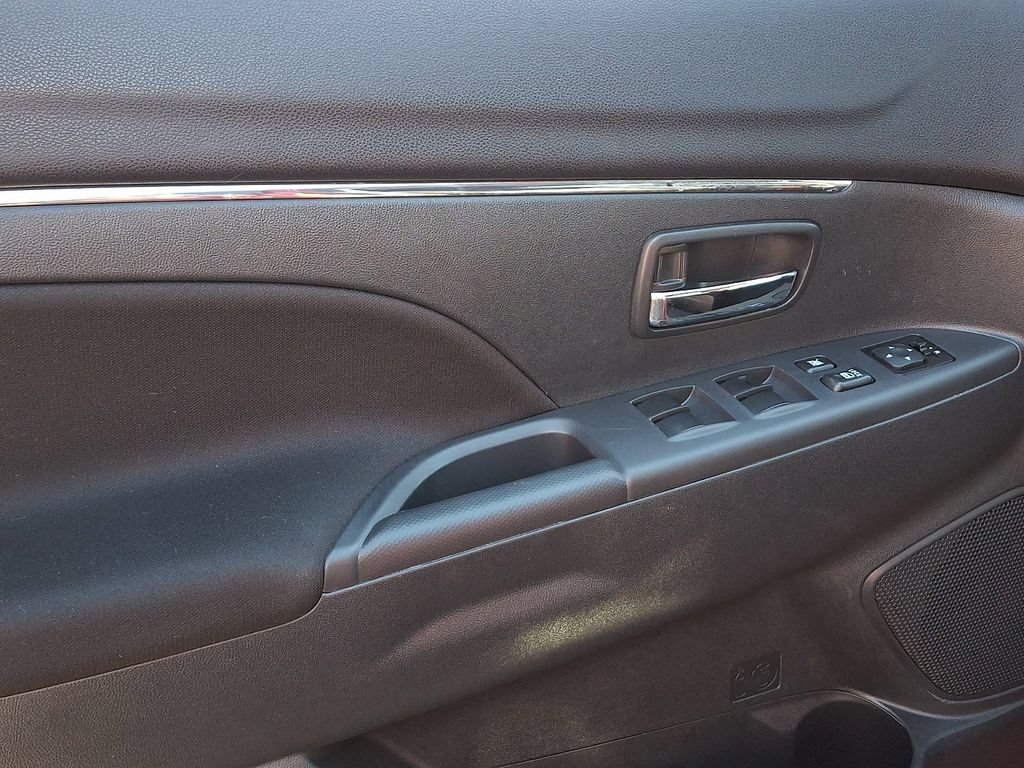 Used 2025 Mitsubishi Outlander Sport LE AWD/4WD image 13